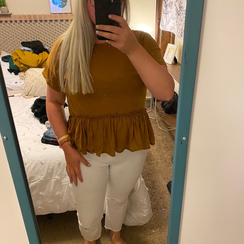 White cropped flare jeans